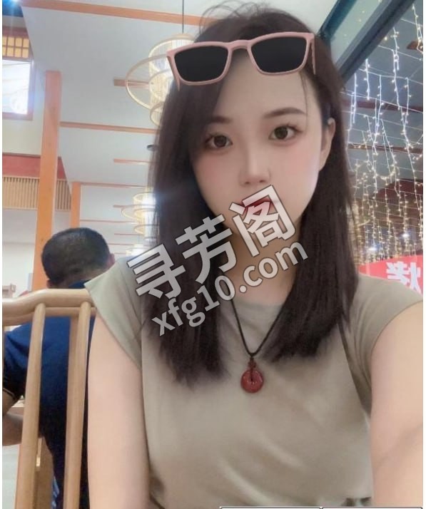 微胖水多 地方 年龄 25岁-30岁 颜值： 6分 600 项目 胸推，深喉，口爆，丝袜，爱爱 4