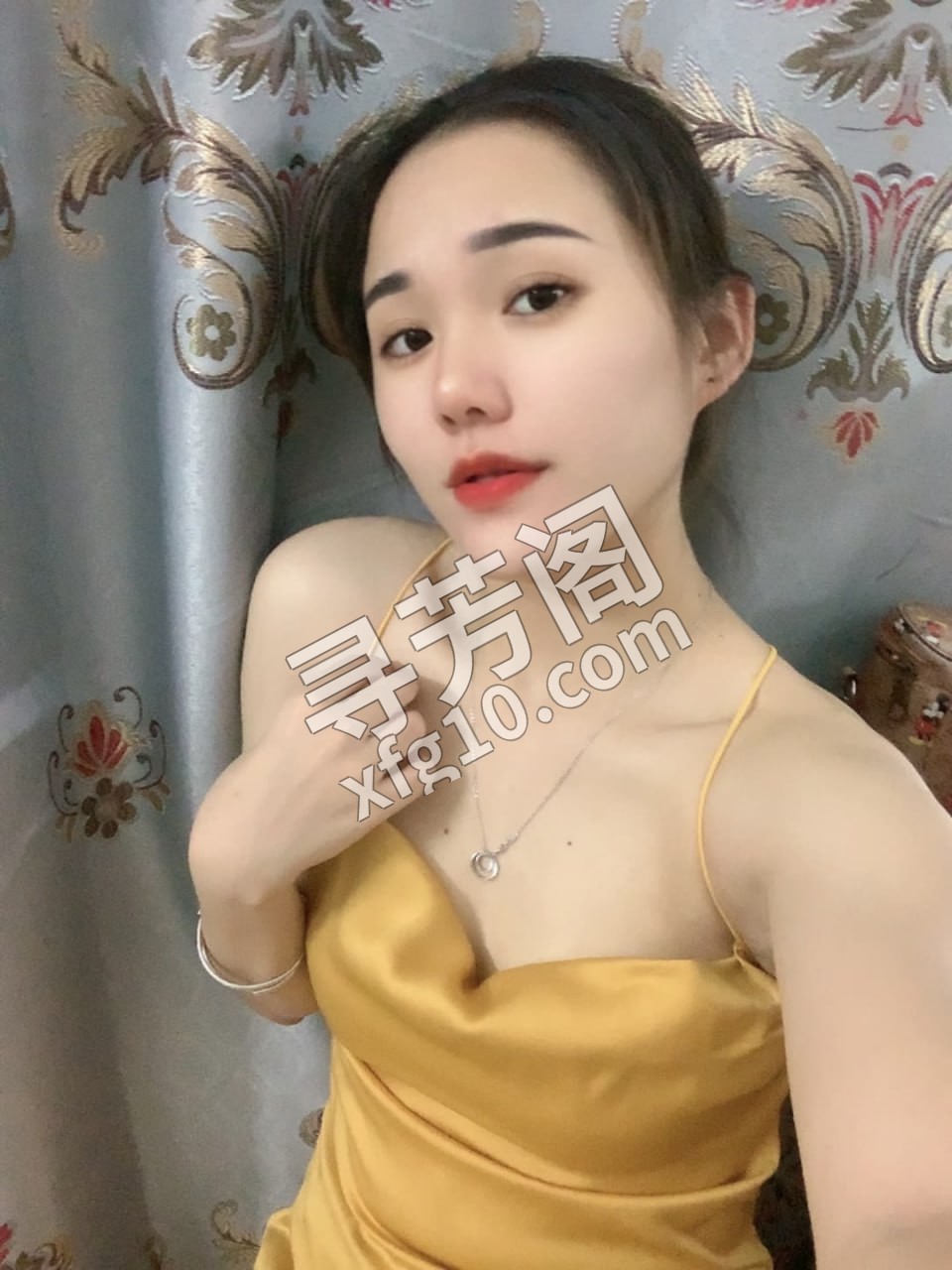 微胖居家少妇婷婷姐 地方 年龄 25岁-30岁 颜值： 8分 600 项目 鸳鸯浴，漫游，胸推，69式，冰火 10