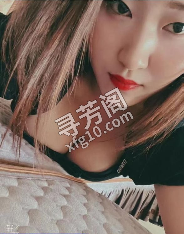 银川漂亮的小姐姐 地方 年龄 25岁-30岁 颜值： 6分 500 项目 鸳鸯浴，波推，胸推，指滑，口活，爱爱 3