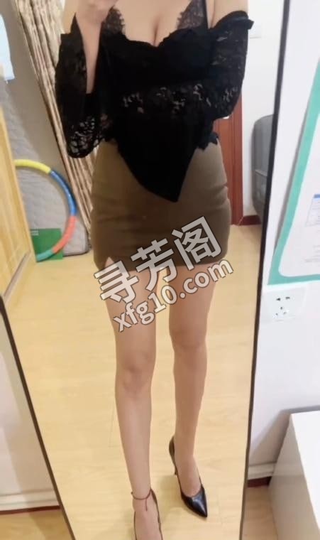 长腿玉足安然 地方 河西区 年龄 25岁-30岁 颜值： 6分 500 项目 助浴，水中萧，黑丝足交，胸滑 2