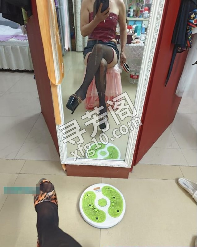 白云风骚SM少妇 地方 年龄 30岁-40岁 颜值： 6分 400 项目 洗澡，⽔中箫，调情，69，亲奶 4