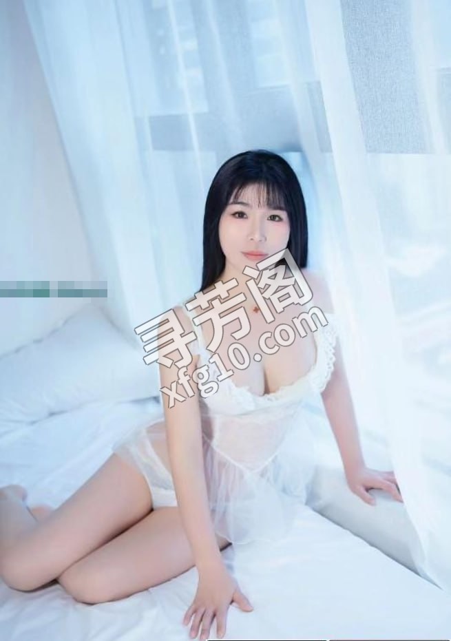 性感黑丝丰满少妇 地方 渝北区 年龄 25岁-30岁 颜值： 6分 500 项目 舌吻 69 鸳鸯浴 过水 2
