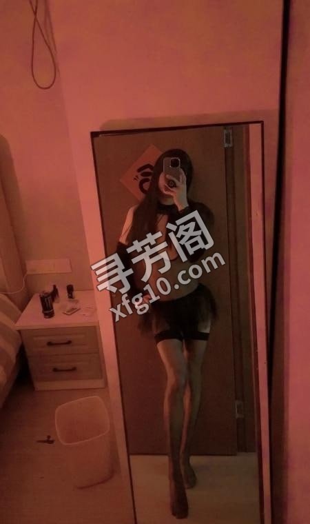 合肥伪娘萱萱 地方 年龄 25岁-30岁 颜值： 6分 400 项目 口交 深喉 刚交 3