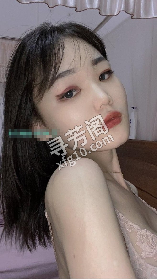 广州可盐可甜 地方 年龄 23 颜值： 9.5 1000/2次 项目 胸推，臀推，毒龙，口爆，69互舔，激情爱爱 2