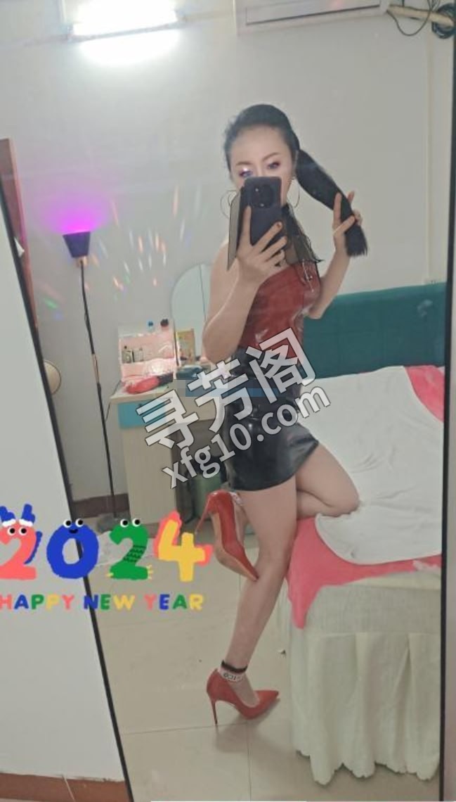 白云少妇花花 地区 年龄 30岁-40岁 颜值 6分 价格 400 服务 洗吹做，调情，过水，指划， 漫游 3