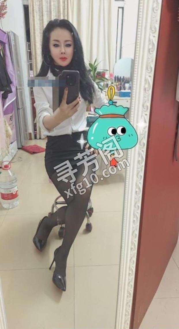 白云少妇花花 地区 年龄 30岁-40岁 颜值 6分 价格 400 服务 洗吹做，调情，过水，指划， 漫游 4