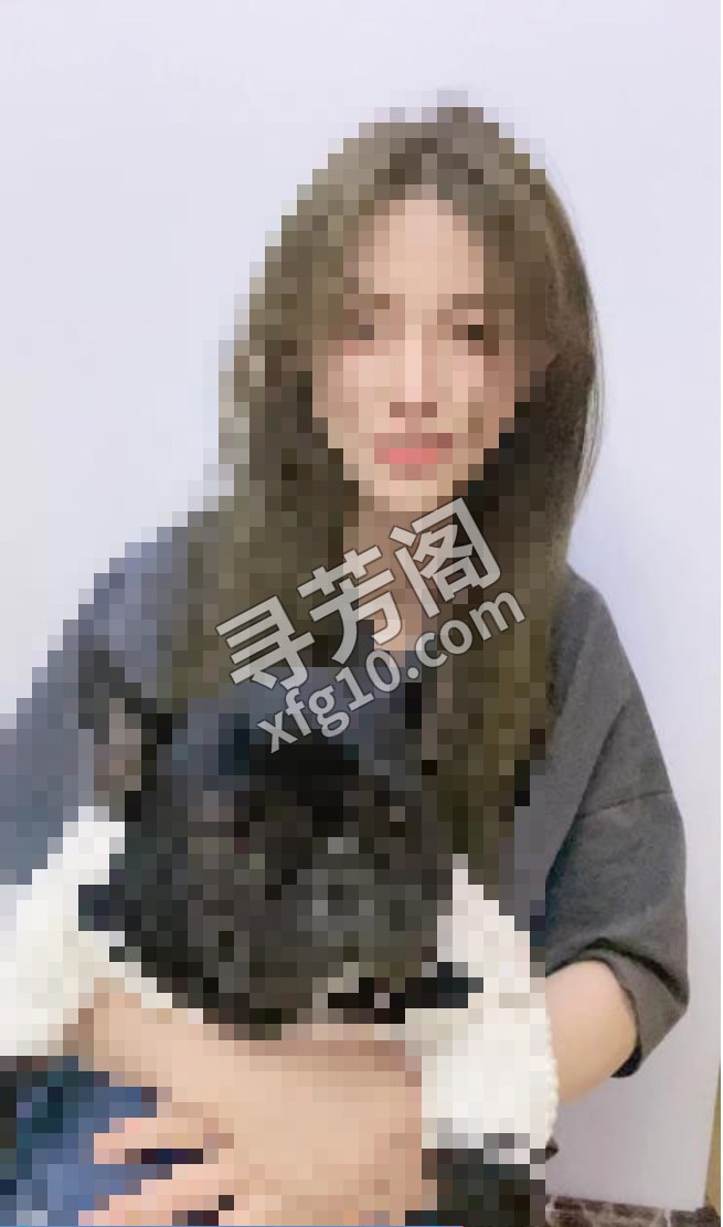 左小右体验 地方 年龄 25岁-30岁 颜值： 6分 400 项目 舔遍全身，帮洗前后私处，口爆 2