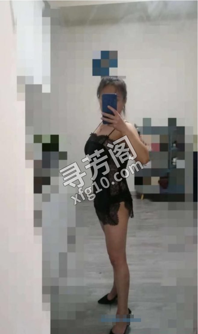 虹口大胸良家妇女 地方 虹口区 年龄 30岁-40岁 颜值： 6分 500 项目 冰火，漫游，黑丝，指滑，胸推 2