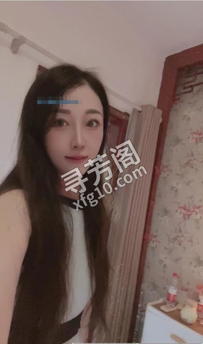 光谷气质小仙女 位置 几岁 25岁-30岁 颜值＝ 8分 费用明细 500 项目 69 胸推 爱爱 口爆 制服 2