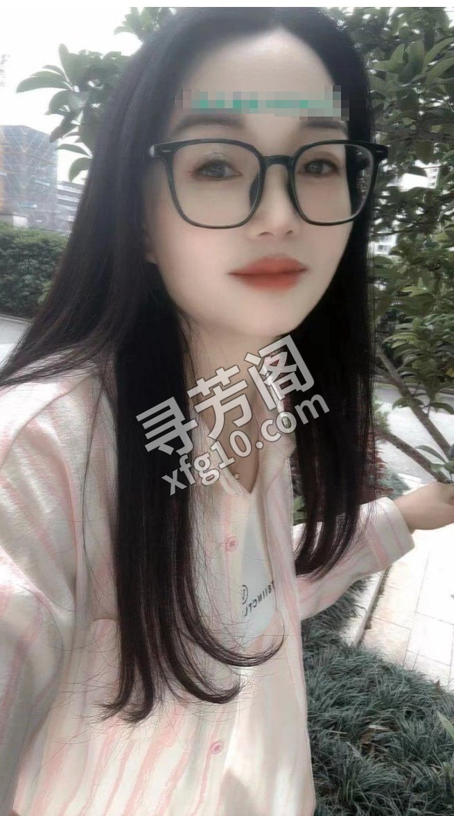 瓯海区大长腿妹子 位置 几岁 25岁-30岁 颜值＝ 8分 费用明细 600/40分钟 项目 胸推，臀推 2