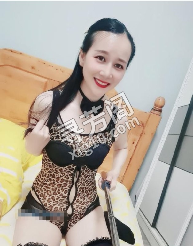 沌口骚妇丹丹 地区 年龄 25岁-30岁 颜值 6分 价格 400 服务 鸳鸯浴，胸推，臀推，丝袜制服，69 3