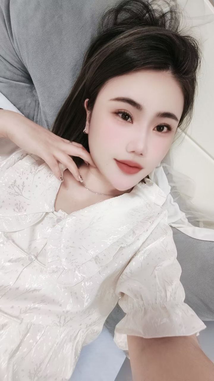 南宁万达附近饥渴的小少妇，胸部挺拔，下面 2