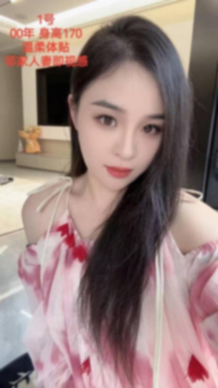 上海闵行韩国街那间隐秘会所，灯光暧昧得让 7