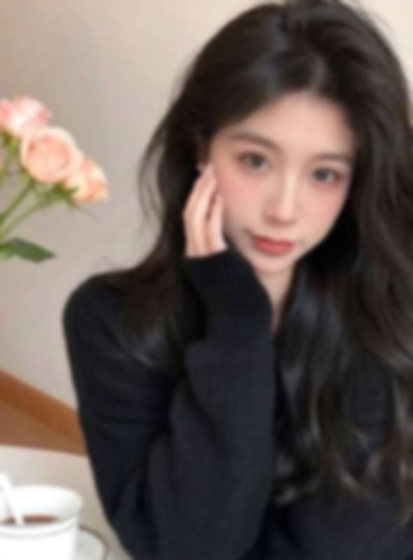在天津的隐秘公寓里，我穿着紧身制服扭动腰 6