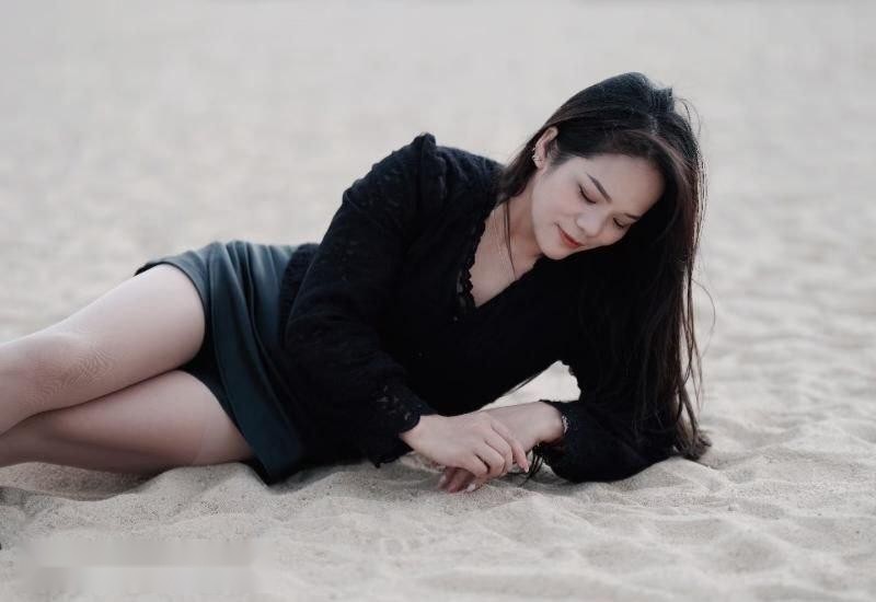 无锡新区的小少妇身材爆棚，胸前那对沉甸甸 2