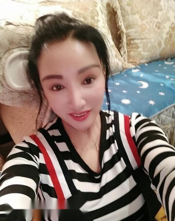 沈阳铁西的熟女姐姐今晚欲望高涨，她赤裸着 2