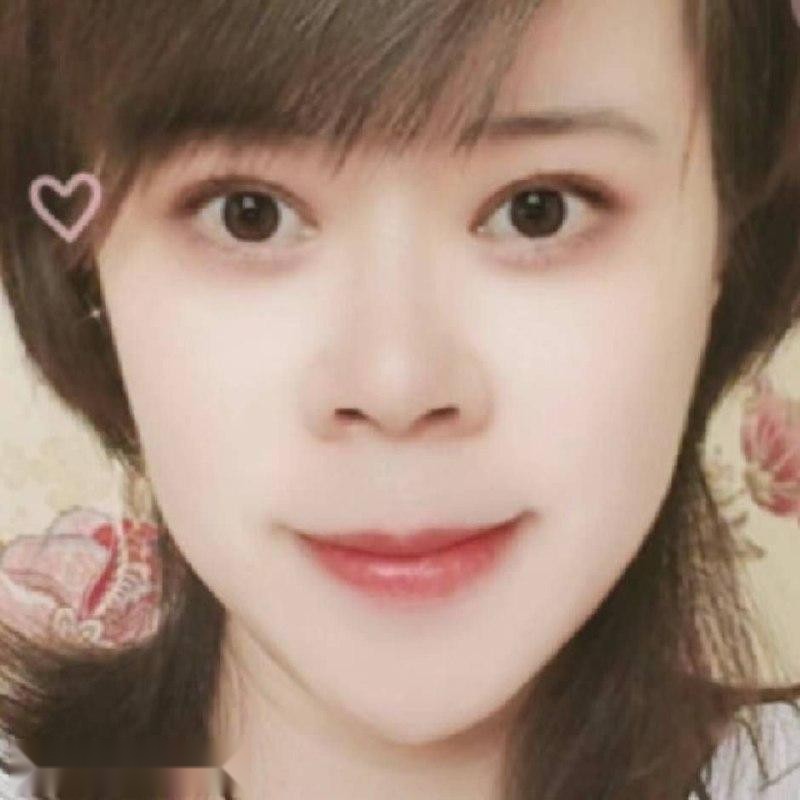 在重庆江北的昏暗小屋里，一位熟透的少妇正 3
