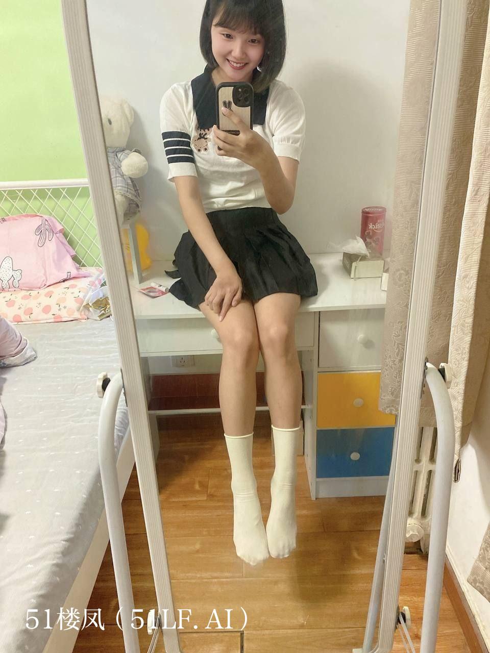 北京朝阳望京的年轻小妞，身材火辣，胸部挺 2