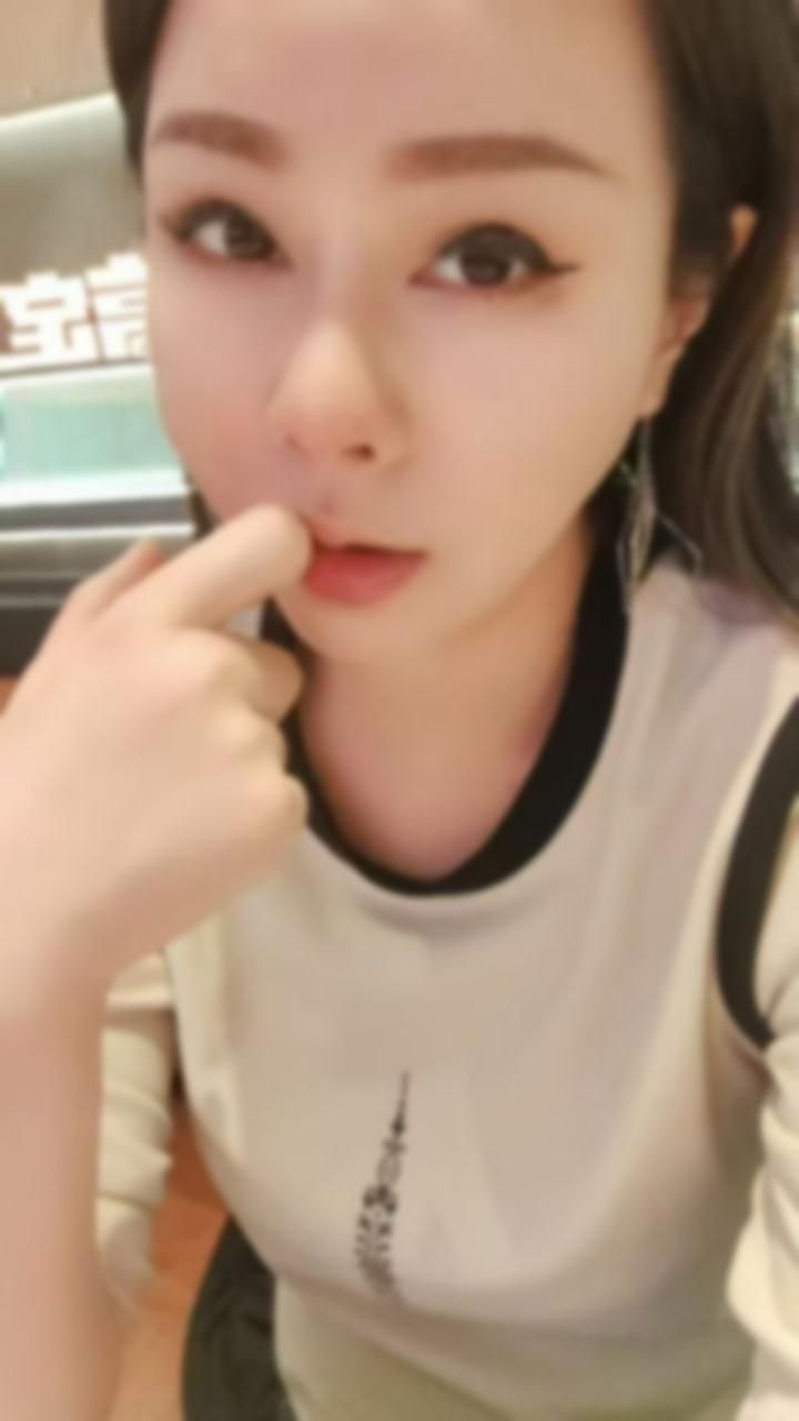 西安未央的性感尤物菲菲，26岁，胸围丰满 2