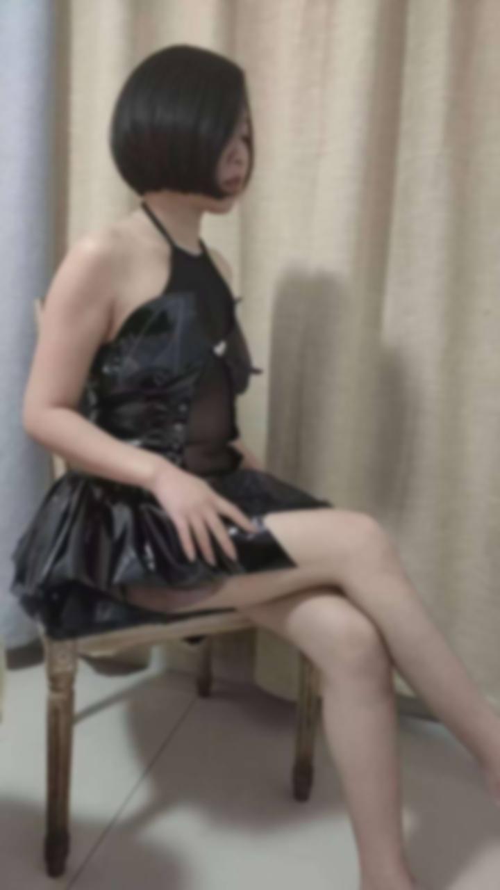 昨晚在杭州的夜里，我敲开她的门。姐姐一开 3