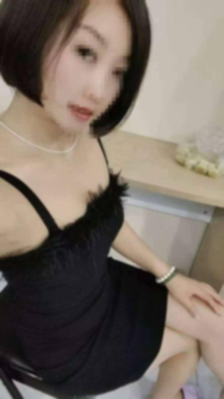 昨晚在杭州的夜里，我敲开她的门。姐姐一开 5