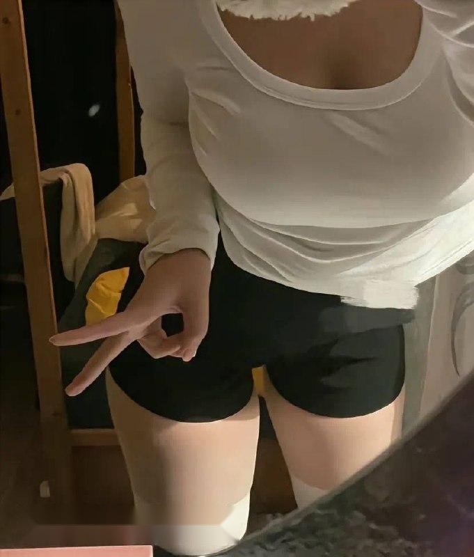 广州 漂亮年轻大奶嫩妹琳宝 4