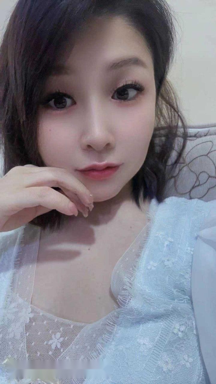苏州少妇身材火辣，饱满的胸部随着呼吸轻轻 2