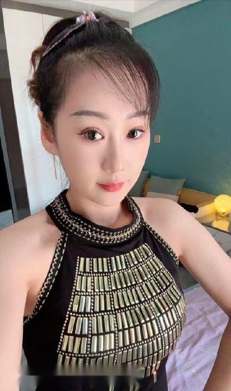 在济南的隐秘小店里，这位还乡少妇正扭着丰 2