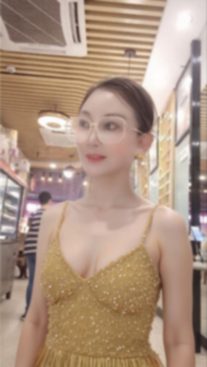 深圳罗湖的夜色里，岚姐那熟透的身体正散发 5