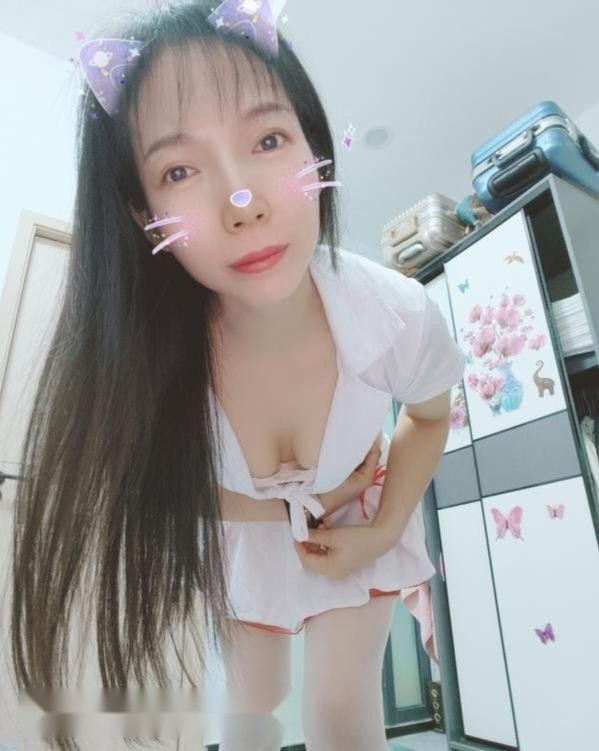 深圳宝安坪洲的玲玲是个久经风月的老熟女， 2