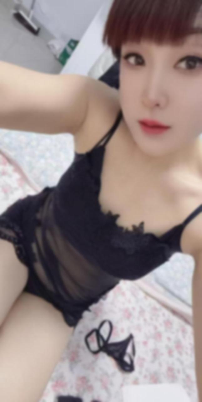 上海浦东丝足女王静静 专攻野战车内激情 3