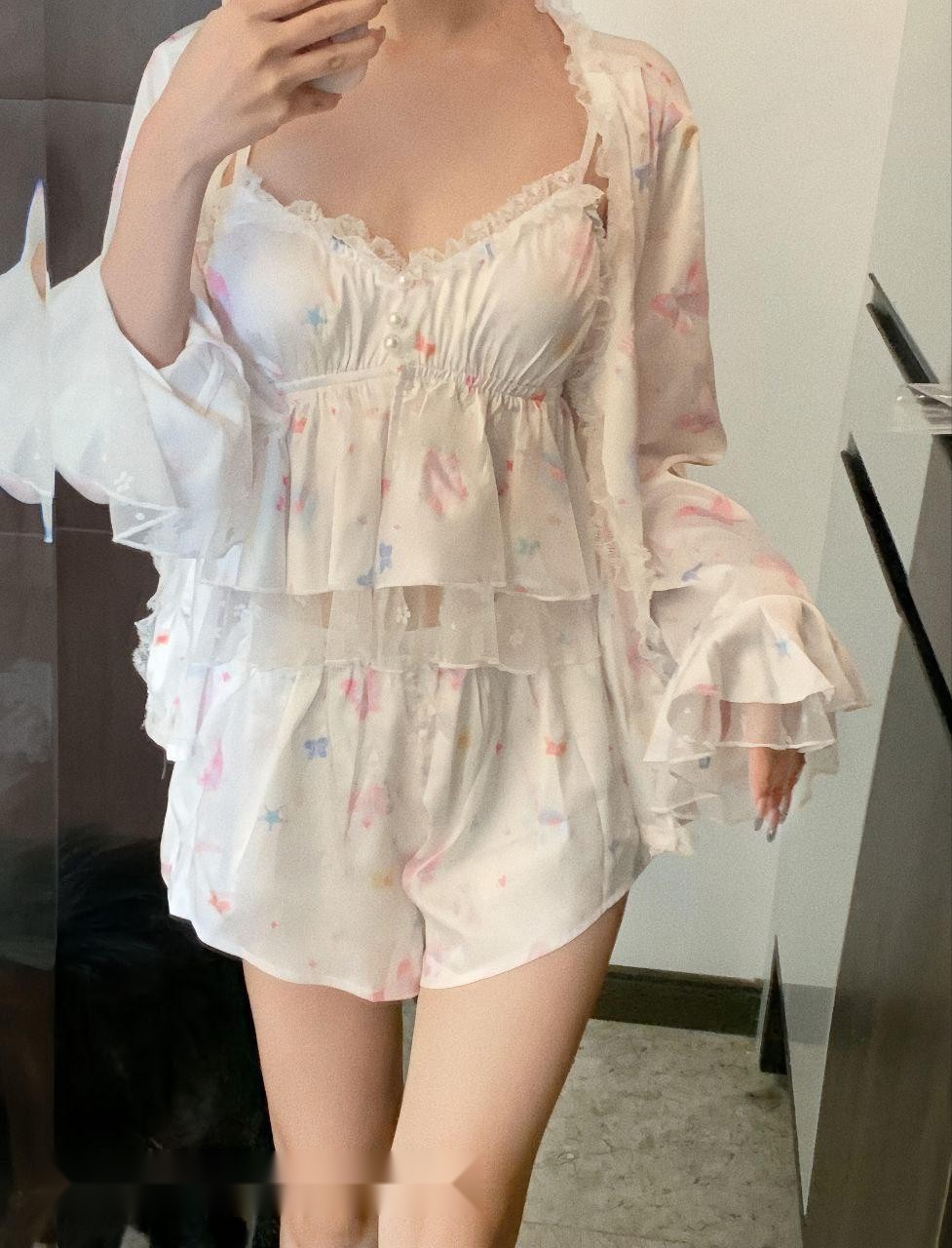 西安 清純粉嫩小妹 讓你爽到腿軟 2