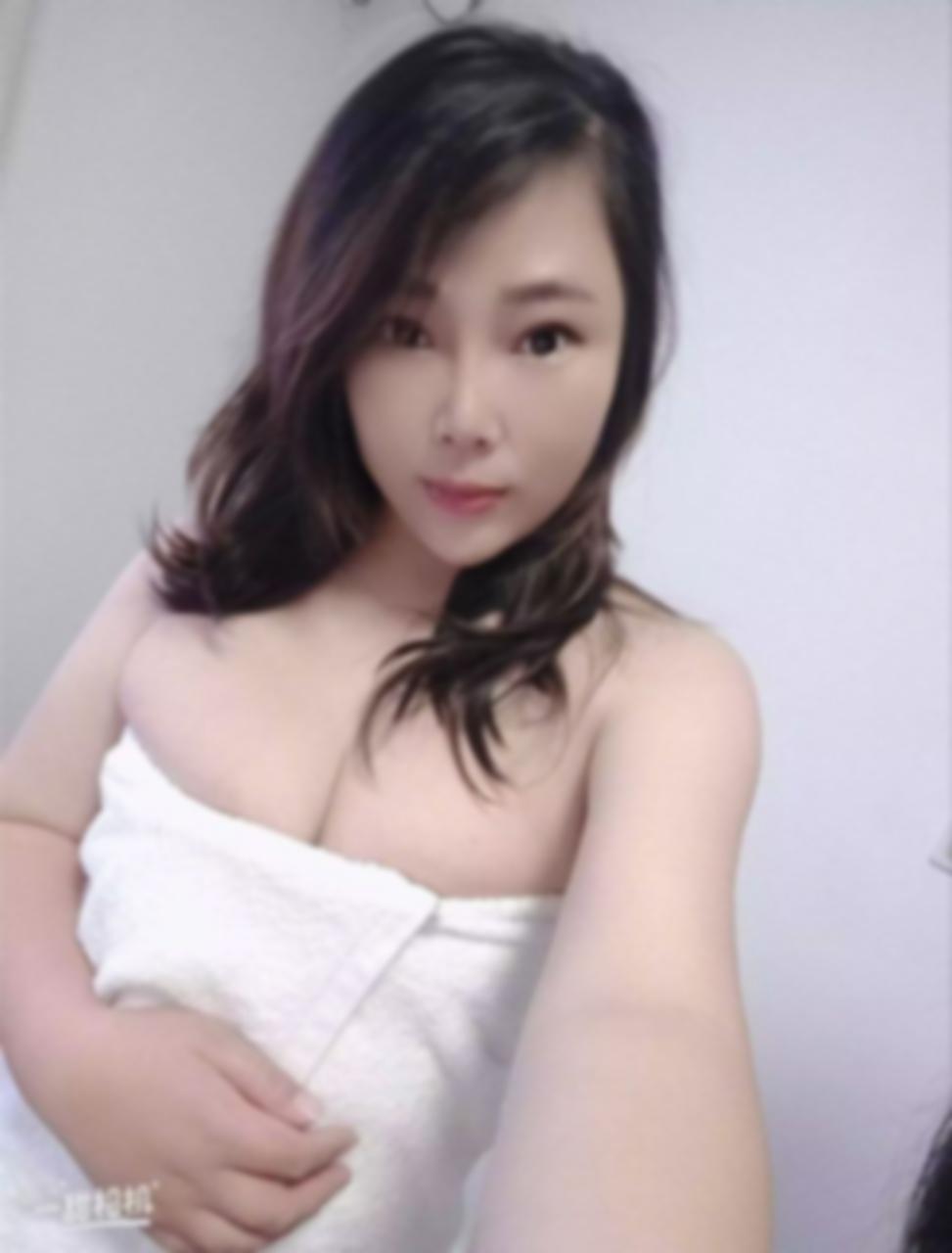 上海 大屁股大胸肥肥一线天 4