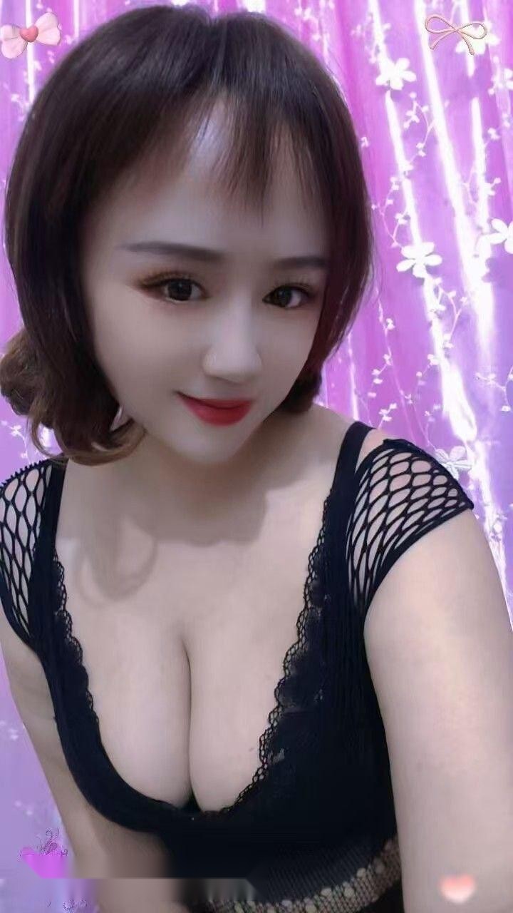 上海 虹口 胸浪滚滚翘臀狂摇的熟女姐姐 4