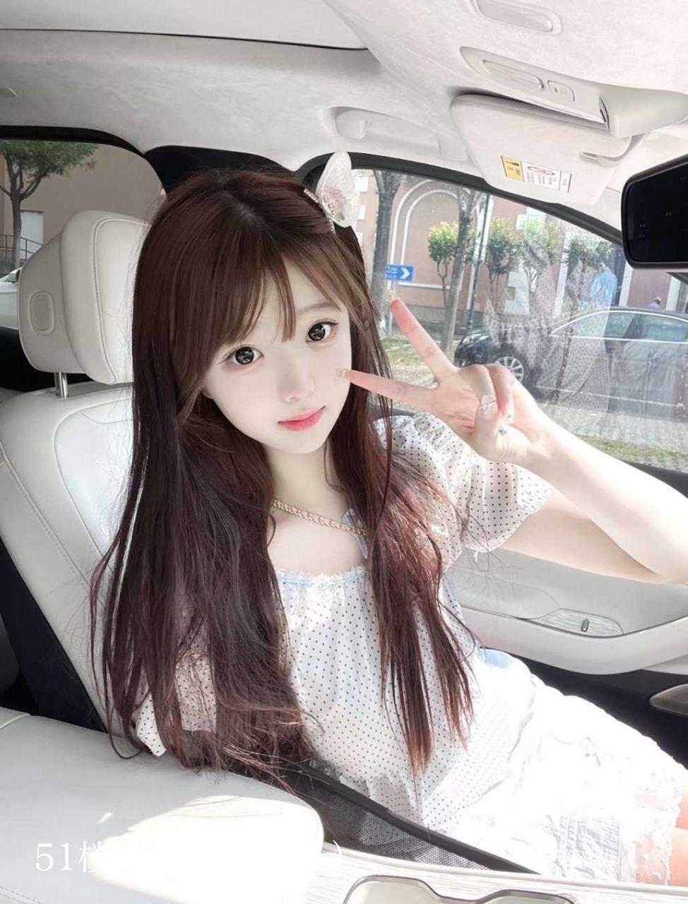 在西安的私密空间里，我身穿紧身制服，主动 4