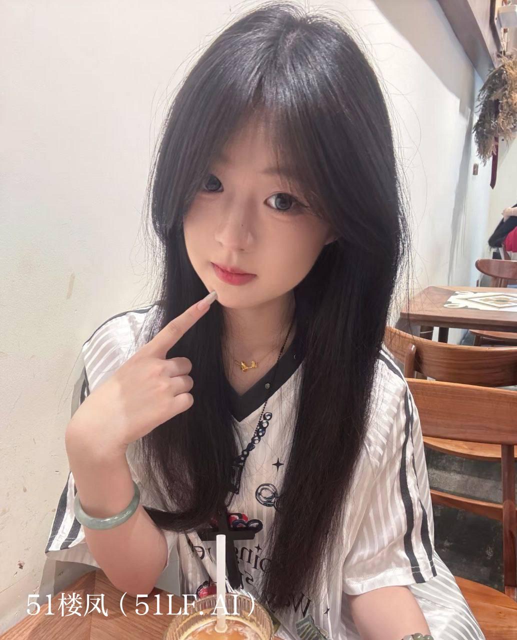 在东莞的隐秘角落，她身姿撩人，主动贴近你 2