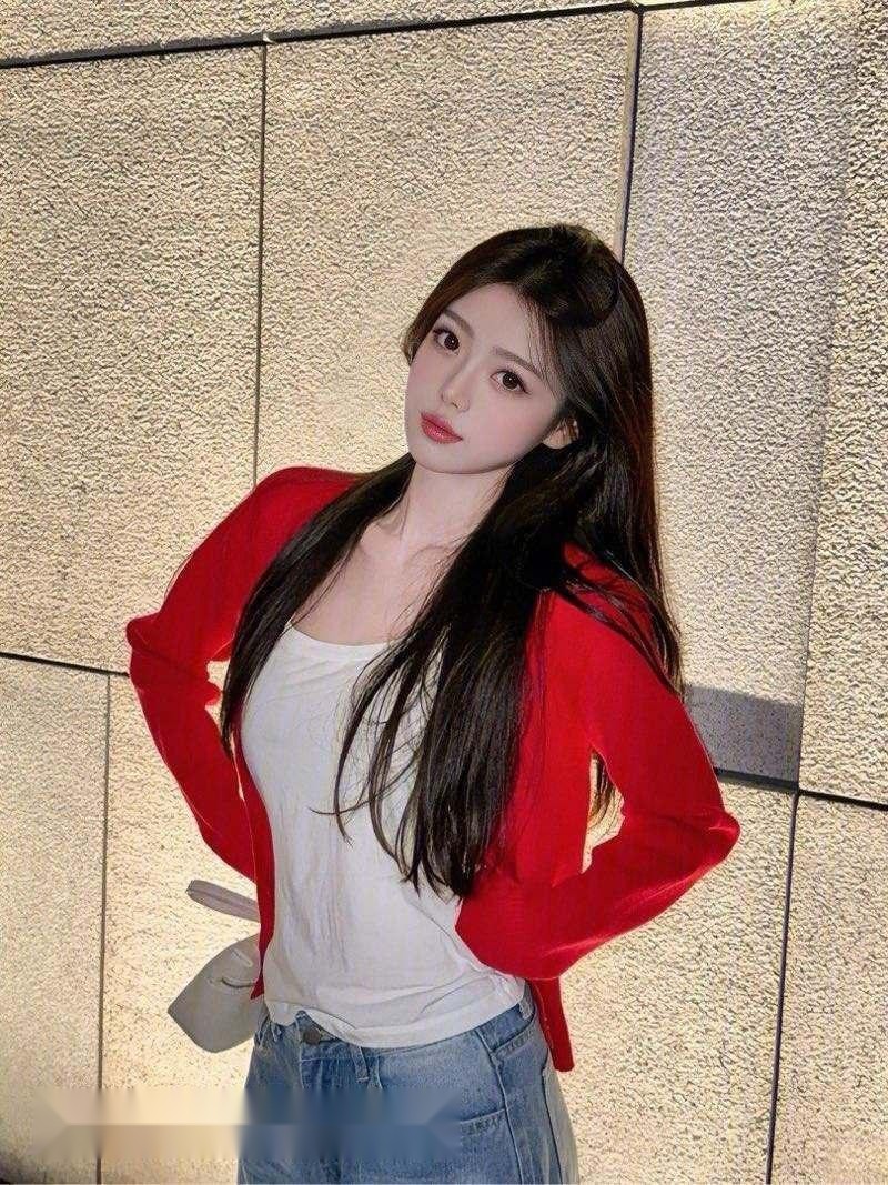 杭州的暧昧夜色中，我只穿一件暴露的制服， 2
