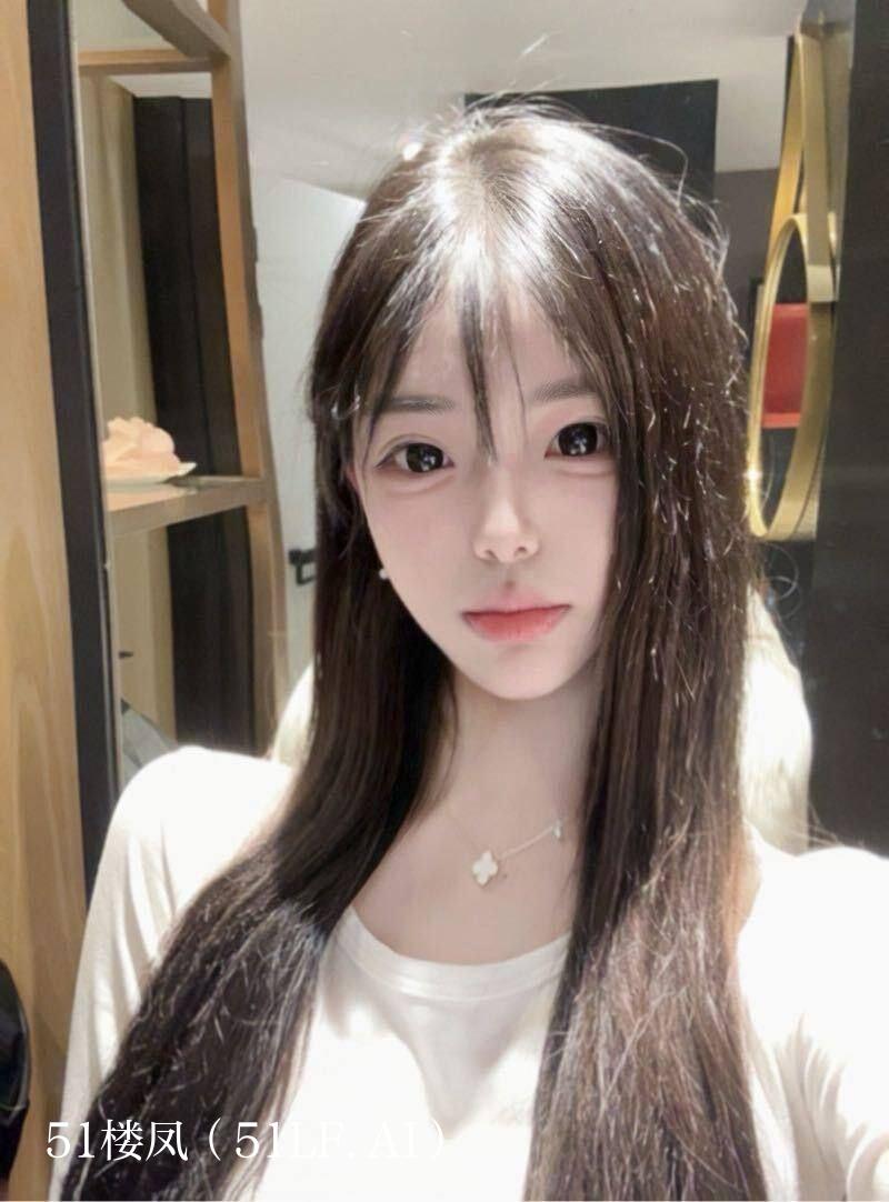 上海的深夜，我换上紧身制服，主动凑近你唇 4