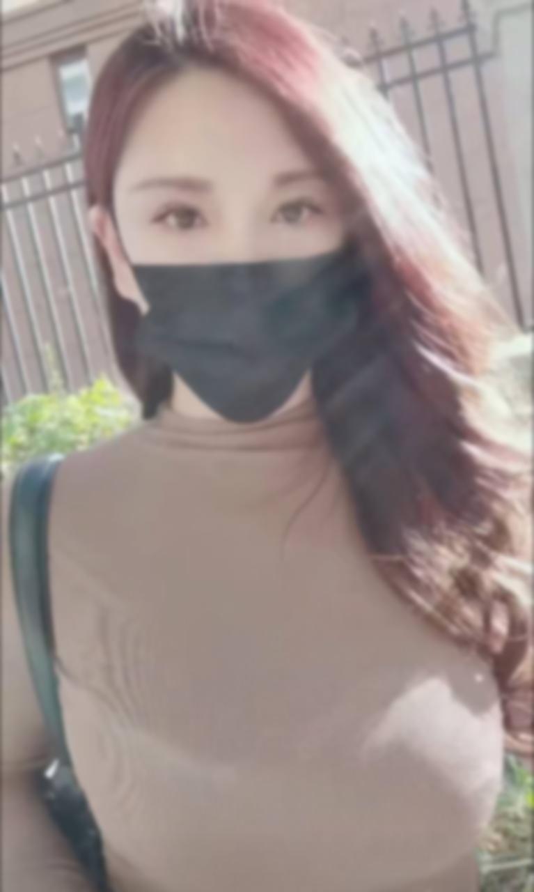 进门瞬间就被凤凰老师那对天然E+巨乳晃得 6