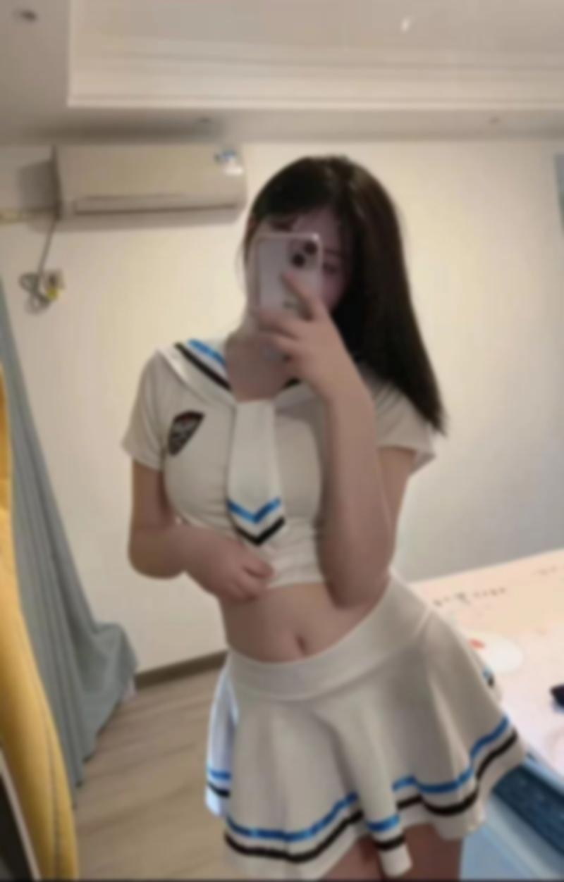 性感迷人小荡妇 4