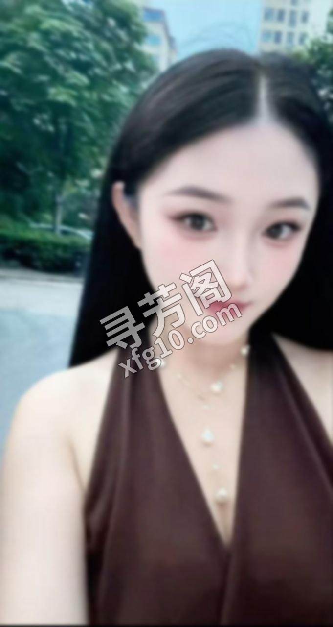 杭州 温柔的玲玲 艺名：玲玲 年龄：24 身高：1.7 体重：50kg 胸围：B 授课内容：调情，口，丝袜 2