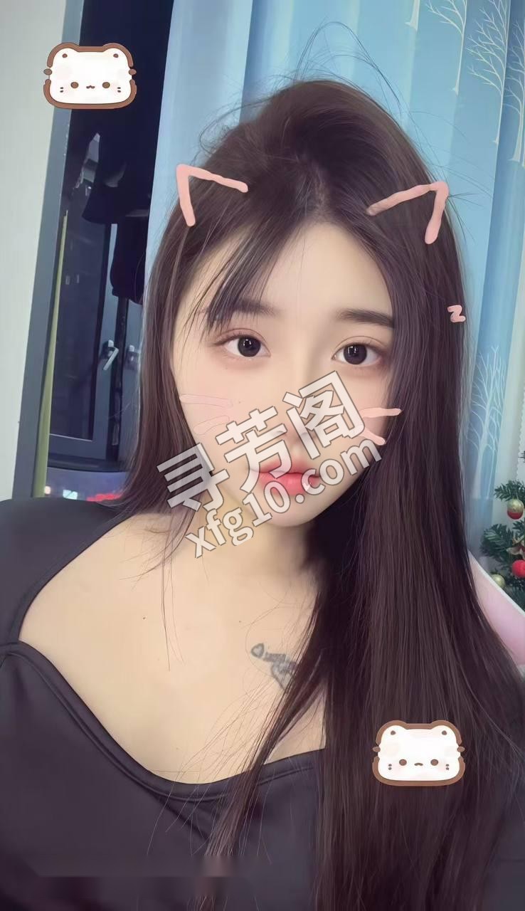 一个刚满18的甜美女孩，身高165体重85斤，肌肤白得像刚剥的嫩蛋，没有任何纹身 5