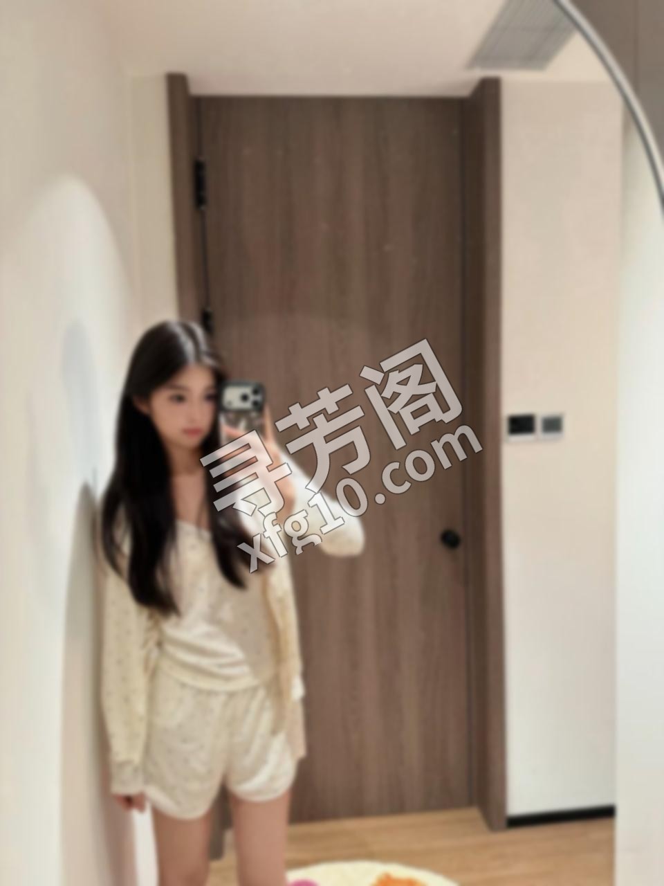 重庆地区一位20多岁肌肤粉嫩的年轻女子 年龄：20-26 价格：800 位置：重庆 服务项目：水中萧，指划 2