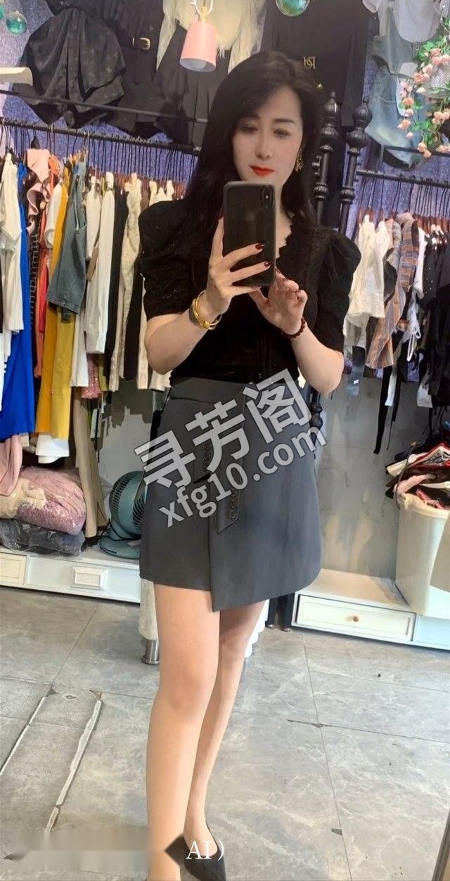 南通崇川那条小巷深处，一位气质出众的少妇正赤裸着丰满身躯等候 5