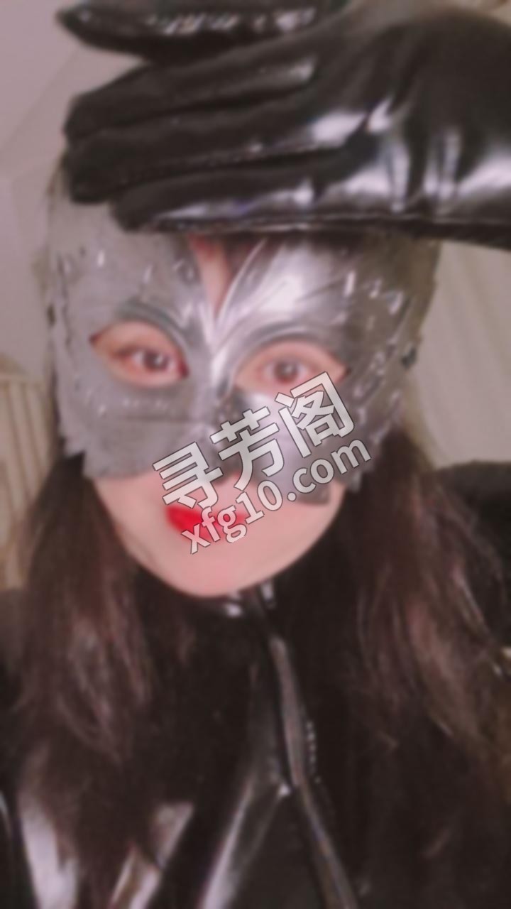 在石家庄桥西区友谊大街裕华路口附近，一位 斤的熟女正以火热身姿迎接客人 3
