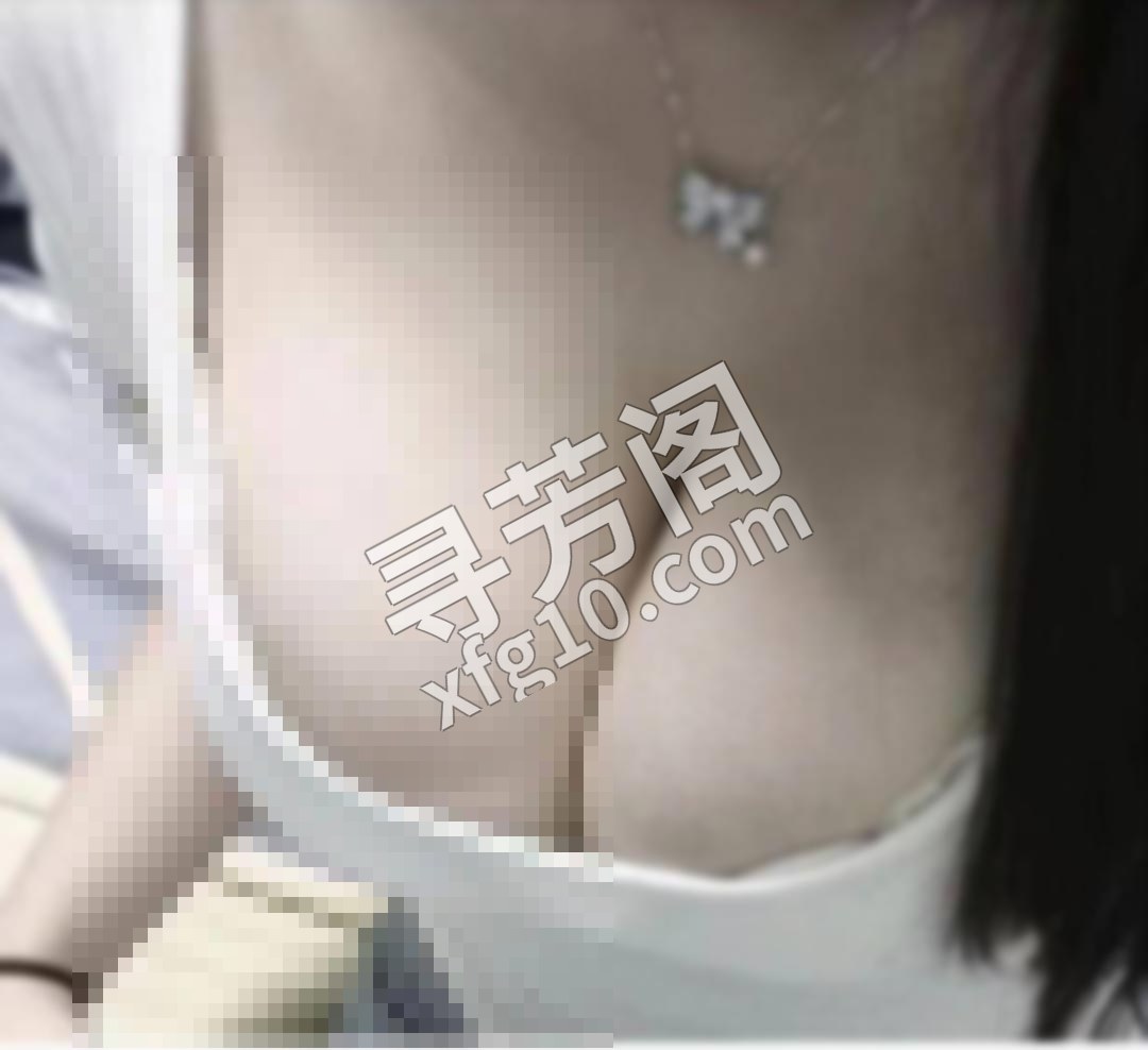 深圳 罗湖风骚性感佳佳 ； 服务：调情，鸳鸯浴，胸推，臀推，高跟鞋，制服诱惑，丝袜诱惑，无套吹，亲咪咪 2