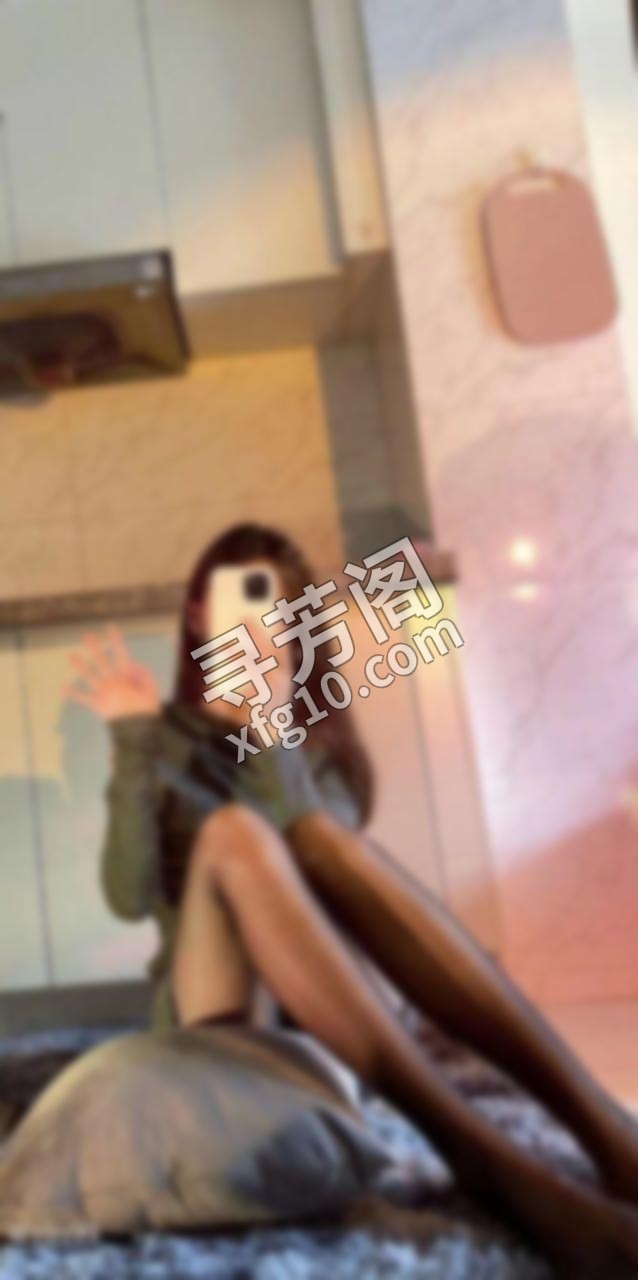 92 95 98会所 老师多颜值高，年均18-26岁，全场Hi选，半裸服务，上下可以摸，丝袜随便撕 2